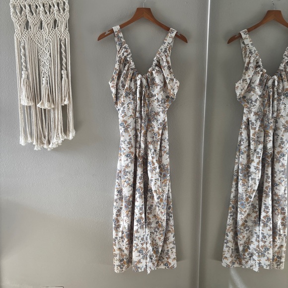 Abercrombie & Fitch Dresses & Skirts - Abercrombie & Fitch Cream and Blue Floral Maxi Dress